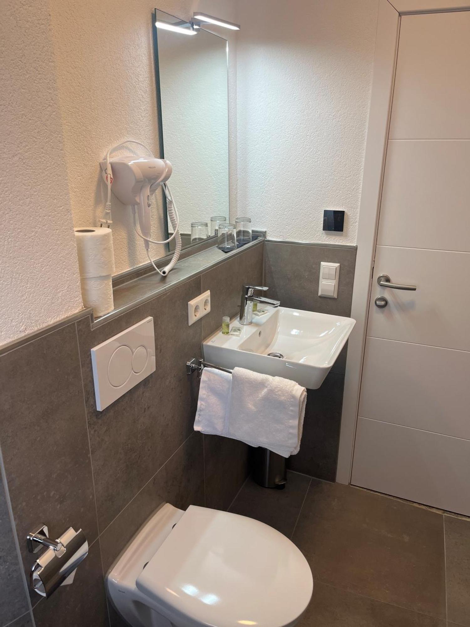 Hotel Seeadler Friedrichshafen Exterior photo