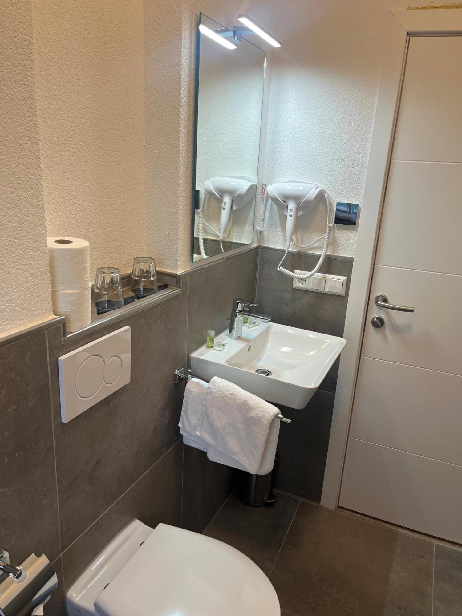 Hotel Seeadler Friedrichshafen Exterior photo
